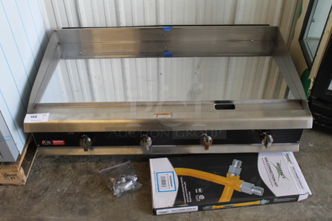 BRAND NEW SCRATCH AND DENT! Cooking Performance Group CPG 351GTUCPG48N Ultra Series Stainless Steel Commercial Countertop Chrome Top Chrome Top Flat Top Griddle w/ Regency Gas Hose Kit and Thermostatic Controls. 