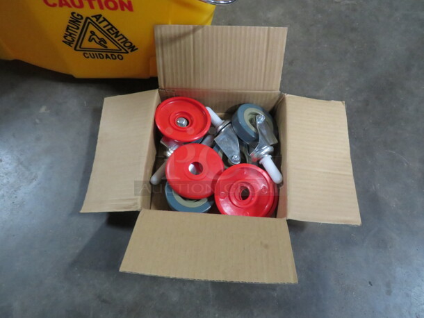 One NEW Mop Bucket And Wringer. Assembly Required. - Image 3 of 4