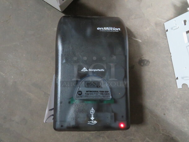 One Wall Mount En Motion Hands Free Soap Dispenser. - Image 1 of 2