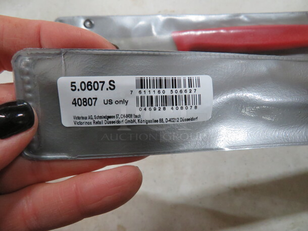 NEW Victorinox 3.25 Inch Paring Knife. 10XBID - Image 2 of 3