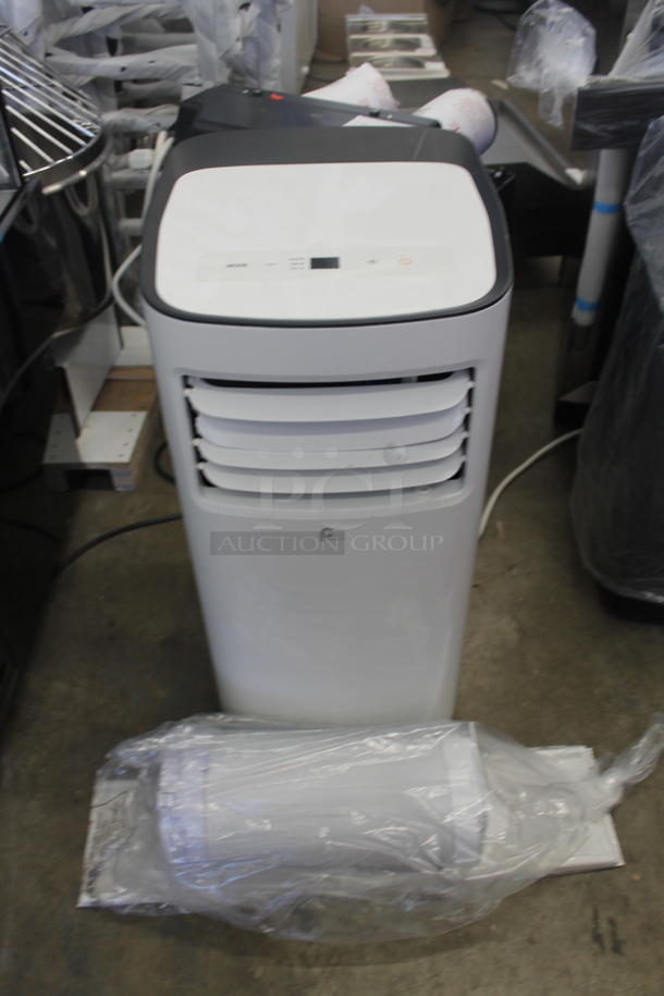 BRAND NEW SCRATCH AND DENT! Perfect Aire PORT8000A  8,000 BTU Portable Air Conditioner. 115 Volts, 1 Phase. Tested and Working! - Image 1 of 7