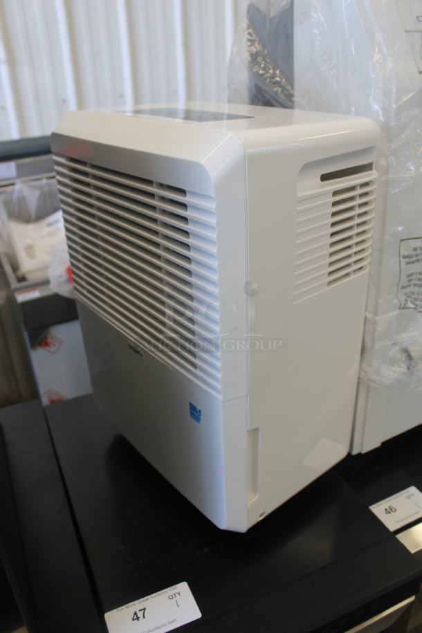 BRAND NEW SCRATCH AND DENT! Smart+ D-40ES Metal 40 Pint Energy Efficient Direct Drain Dehumidifier 115 Volts, 1 Phase. Tested and Working! - Image 3 of 7