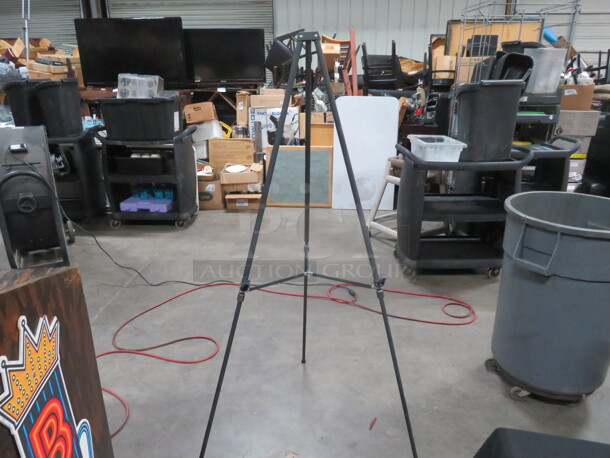 Tripod. 2XBID - Image 1 of 1