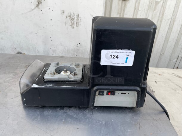 Vitamix 5201 XL Variable Speed Commercial Blender 4.2 HP NSF Missing Parts No Jar 115 Volt Tested and Working! - Image 2 of 8