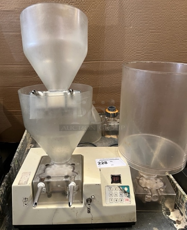 Jelly Donut Filler with Attachments - Image 1 of 2