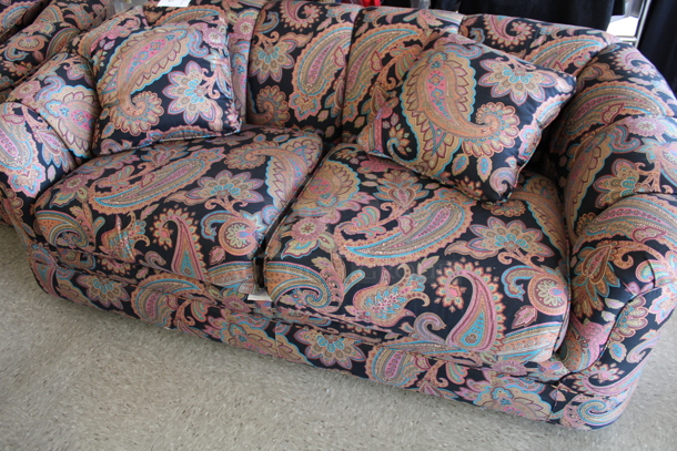 SHOW ROOM QUALITY! Henredon Paisley Patterned 2 Cushion Couch w/ 2 Pillows. - Image 7 of 9