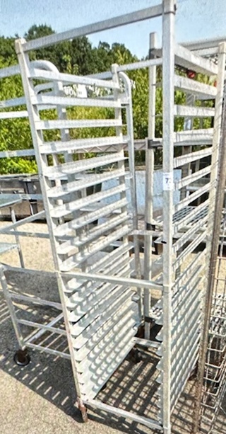One Aluminum Speed Rack On Casters. 20.5X26X69