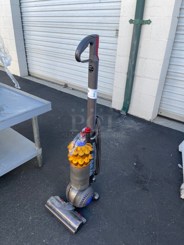 Almost New! DYSON DC50 MULTI FLOOR COMPACT UPRIGHT VACUUM CLEANER 115 Volt Tested and Working! - Image 3 of 3