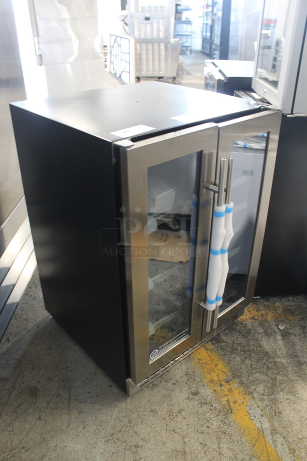 BRAND NEW SCRATCH AND DENT! Danby DBC047D3BSSPR Stainless Steel Commercial 61 Can / 21 Wine Bottle Capacity Cooler Merchandiser. 115 Volts, 1 Phase. Tested and Working! - Image 2 of 7