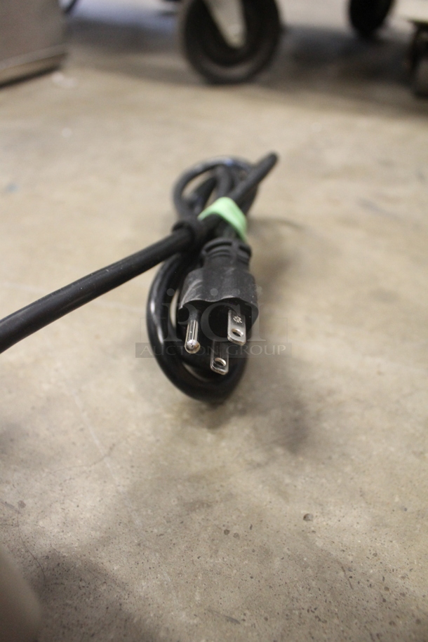 BRAND NEW SCRATCH AND DENT! 2022 Berkel B12-SLC Commercial Stainless Steel Electric Countertop Meat/Cheese Slicer On Rubber Feet. 115V, 1 Phase. Tested and Working! - Image 8 of 10