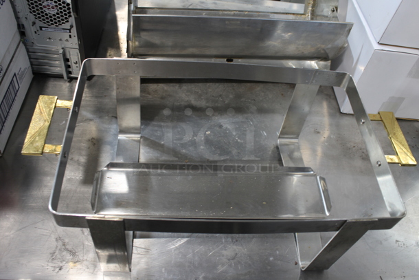 Stainless Steel Chafing Dish w/ Rolling Lid. - Image 3 of 3