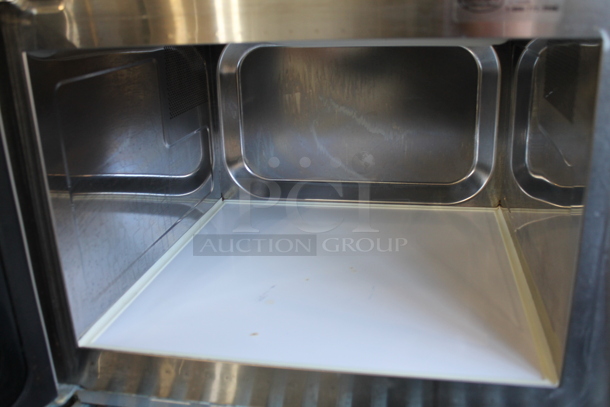 2014 Amana RCS10DSE Stainless Steel Commercial Countertop Microwave Oven. 120 Volts, 1 Phase.  - Image 4 of 5
