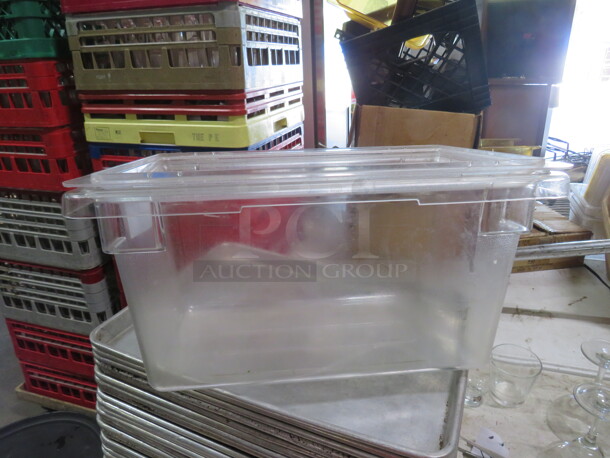 One Cambro 4.75 Gallon Food Storage Container With Lid.