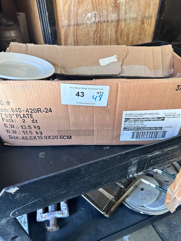 New! Libbey 840-420R-24 7 1/8 inch Plate - Wide Rim, Rolled Edge, Porcelain, Bright White, Porcelana NSF - Image 1 of 5