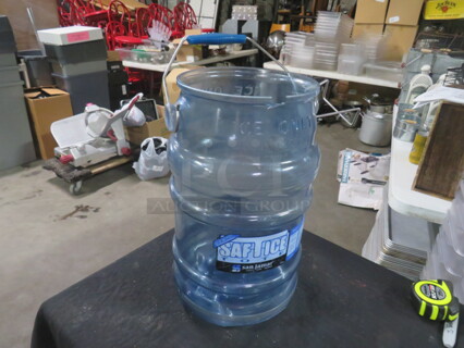 One Saf T Ice San Jamar Ice Bucket.