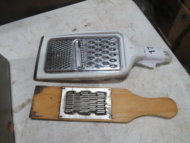 Assorted Grater. 2XBID - Image 1 of 1