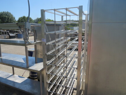 One Aluminum Can Rack. 26.5X38X74.5