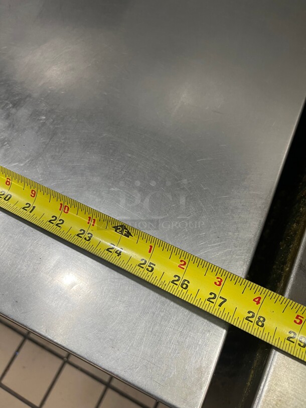 Late Model! True TUC-27F 28 inch W Undercounter Freezer w/ (1) Section & (1) Right Hinge Door, With 2 Shelves NSF 115v On Casters Tested and Working! - Image 5 of 7