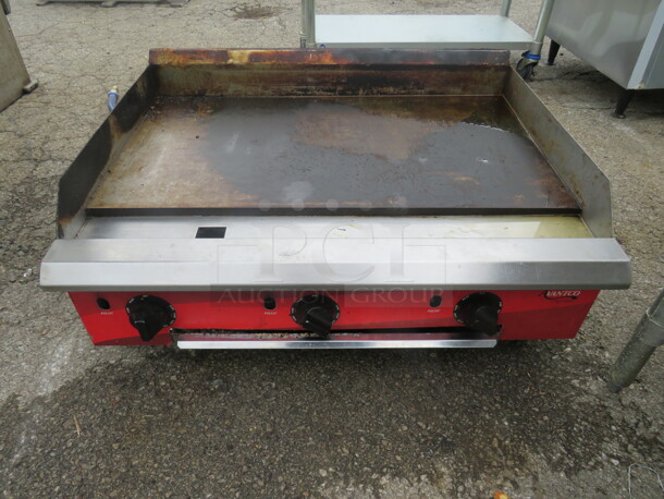 One Avantco Natural Griddle. WORKING WHEN REMOVED 36X28X16.5