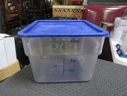 One 12 Quart Food Storage Container With Lid.