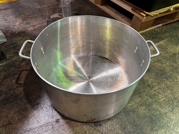 Aluminum 18" Pot  - Image 2 of 3