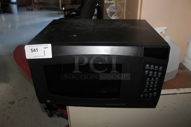 General Electric JES1246BH01 Countertop Microwave Oven w/ Plate. 115 Volts, 1 Phase. - Image 1 of 8