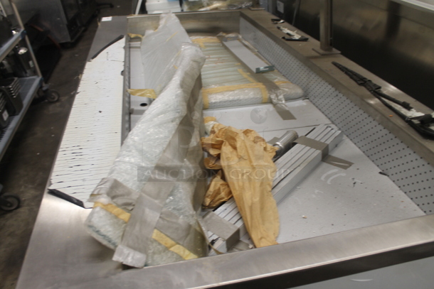 BRAND NEW SCRATCH AND DENT! Stainless Steel Commercial Ice Buffet Station.  - Image 4 of 7