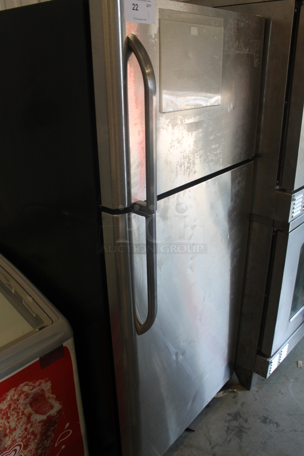 2014 Electrolux LFHT1817LFA Stainless Steel Commercial Cooler Freezer Combo Unit. 115 Volts, 1 Phase. Tested and Powers On But Does Not Get Cold
 - Image 2 of 5