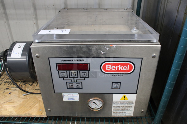 Berkel Model 250 Stainless Steel Commercial Countertop Vacuum Sealer. 115 Volts, 1 Phase. 17x21x15. Tested and Working! - Image 1 of 6