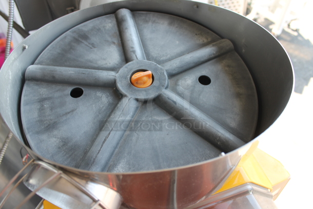 2017 Zumex Speed Pro Tank Podium Stainless Steel Commercial Floor Style Citrus Juicer on Commercial Casters. Comes w/ Extra Pieces: See Pictures For Details! 115 Volts, 1 Phase. Powers On But Parts Do Not Move - Image 5 of 11