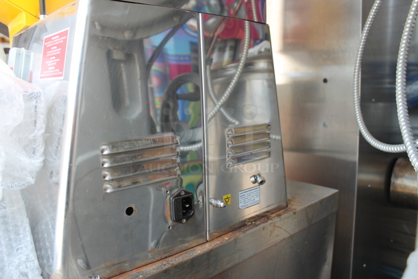 2017 Zumex Speed Pro Tank Podium Stainless Steel Commercial Floor Style Citrus Juicer on Commercial Casters. Comes w/ Extra Pieces: See Pictures For Details! 115 Volts, 1 Phase. Powers On But Parts Do Not Move - Image 10 of 11