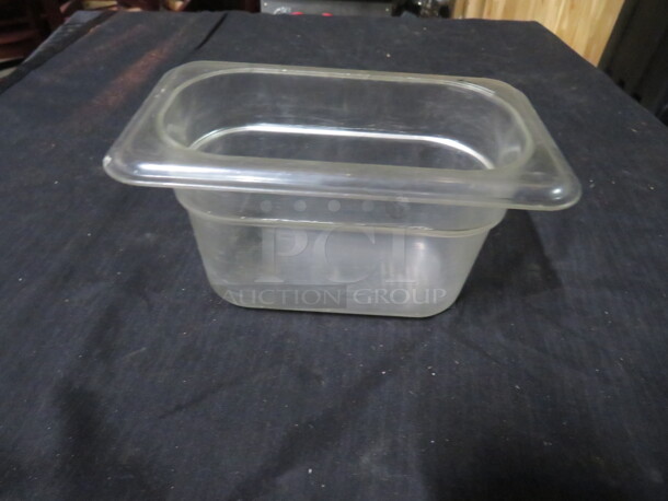 1/9 Size 4 Inch Deep Food Storage Container. 5XBID - Image 1 of 1