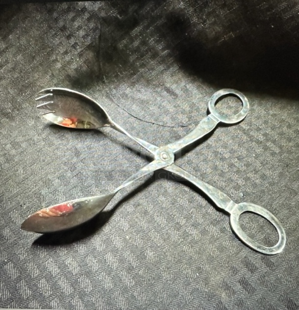 Stainless Steel Fork And Spoon Buffet Tongs. 2XBID - Image 1 of 2
