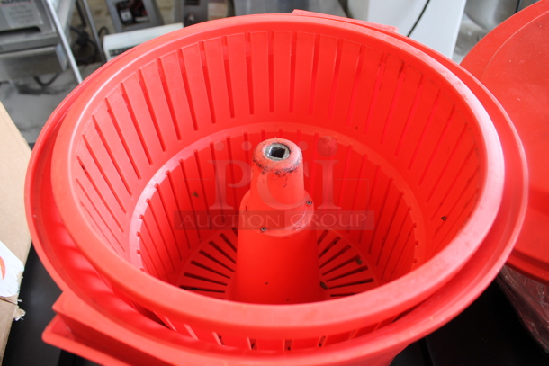 Chef Master Red Poly Lettuce Spinner Salad Spinner. - Image 2 of 3