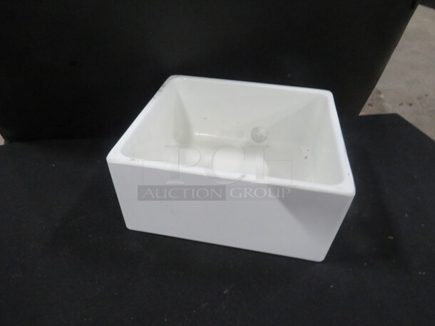Melamine Square Bowl. 6X6.5X3. 7XBID - Image 1 of 1