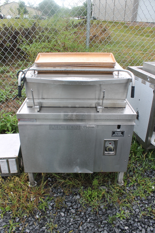 Market Forge 1500 Stainless Steel Commercial  Natural Gas Powered Braising Pan. 76,000 BTU. - Image 1 of 6