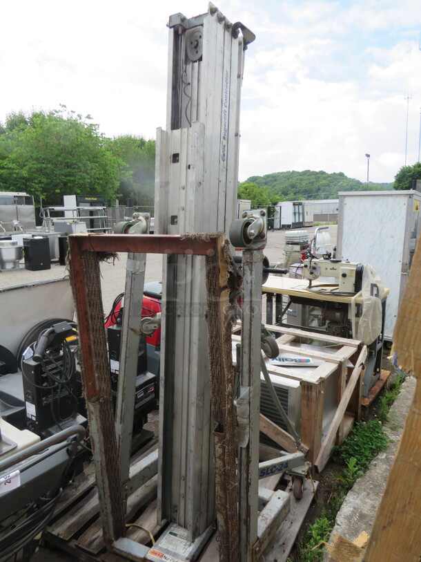 One Genie Duck Jack. Super Lift 650lb 24 Ft. #SLC-24. $3880.04 - Image 1 of 3