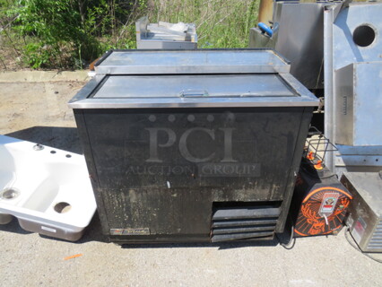 One True Glass Chiller On Casters. 180 Mug Capacity.  Model# T-36-GC. 115 Volt. 37X27X37