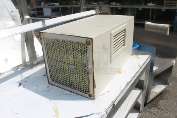 Metal Commercial Vent. - Image 2 of 4