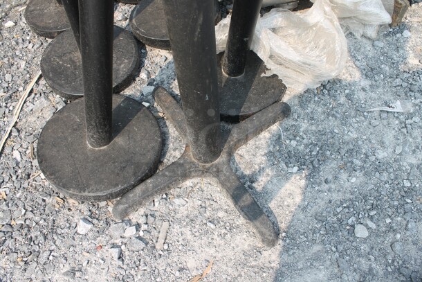 9 Black Stantions. 9 Times Your Bid! Cosmetic Condition May Vary. - Image 3 of 7