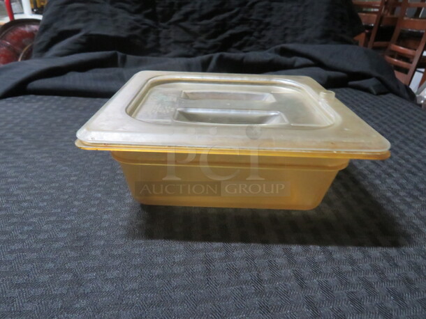 1/6 Size 2.5 Inch Deep Food Storage Container With 3 Lids. 5XBID - Image 1 of 2