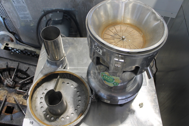 Stainless Steel Commercial Countertop Juicer. Tested and Working! - Image 4 of 4