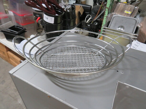 16X10.5 Chrome Basket. 4XBID.












































One 22 Quart Food Storage Container.



 - Image 1 of 1