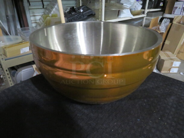 One NEW Vollrath 3.4 Quart Stainless Steel Double Wall Serving Bowl. #46591.  - Image 1 of 1