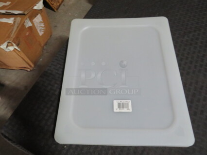 One NEW Vollrath 1/2 Size Flexible Hotel Pan Lid.