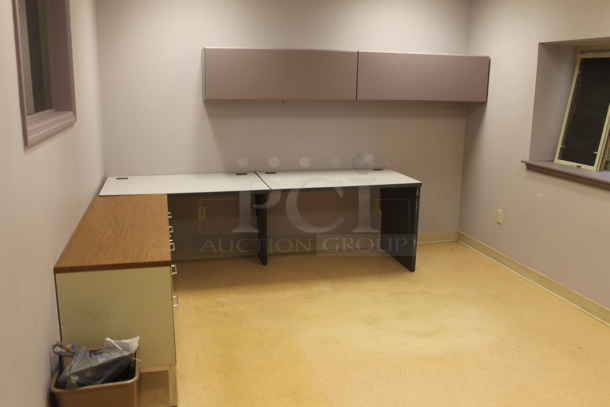 ALL ONE MONEY! ROOM LOT of Various Items Including Tables and Desk. BUYER MUST REMOVE. - Image 4 of 8