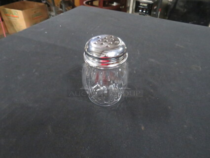 NEW Pepper/Cheese Shakers. 7XBID