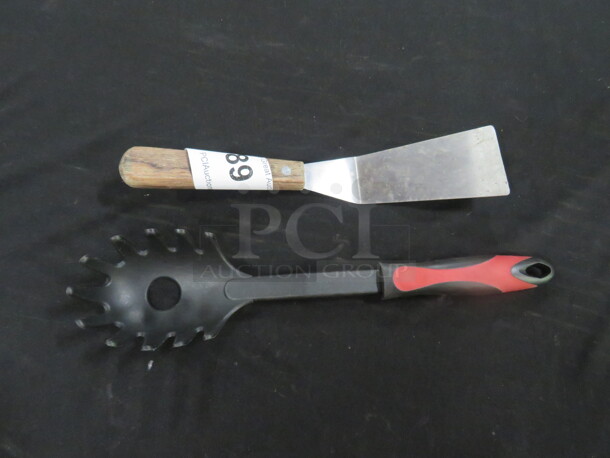 Assorted Utensils. 2XBID