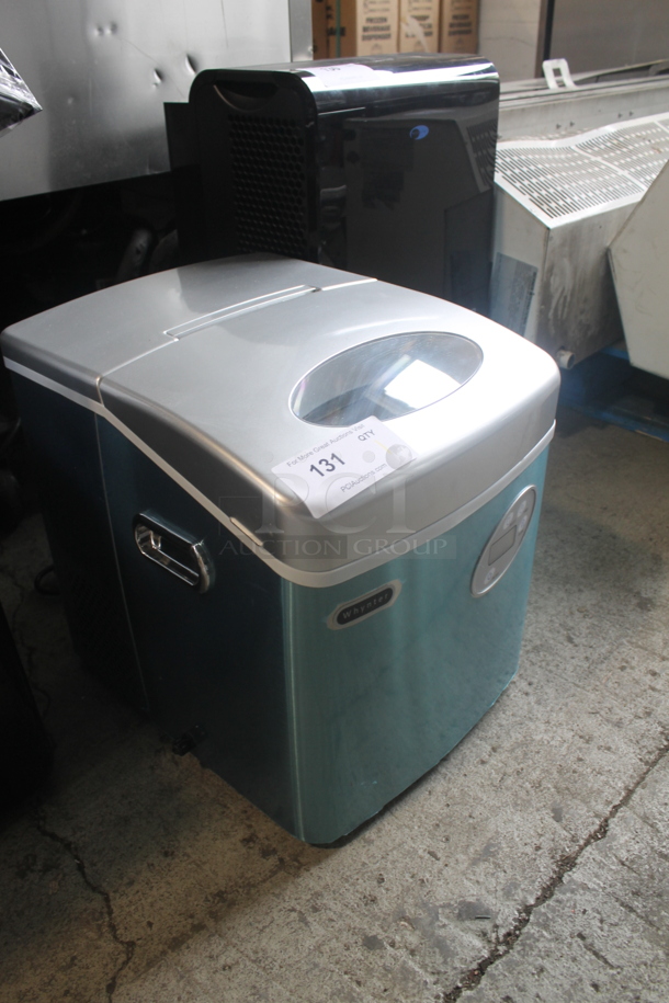 BRAND NEW SCRATCH AND DENT! Whynter IMC-490SS Compact Portable Stainless Steel Ice Maker With Scooper. 115V, 1 Phase. Tested and Working! - Image 2 of 5