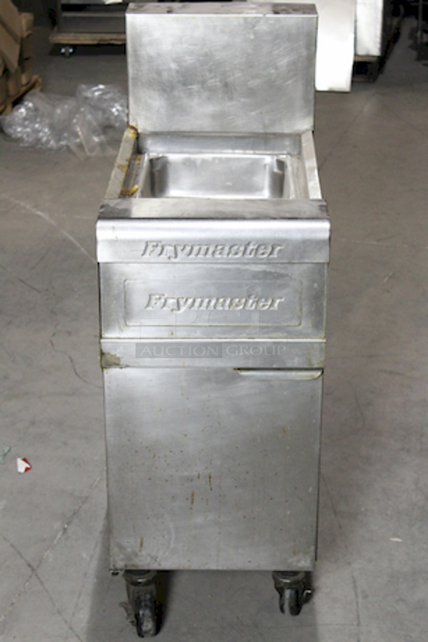 AMAZING! Frymaster 20MC Free-Standing Spreader Cabinet, Stainless On Commercial Casters. 155⁄8 in. W x 31 in. D x 453⁄8 in. H In Working Order. Needs Cord.